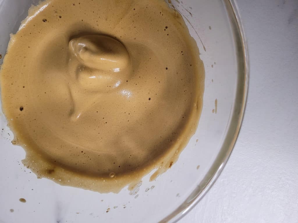 Mering for buttercream filling for mocha roll cake