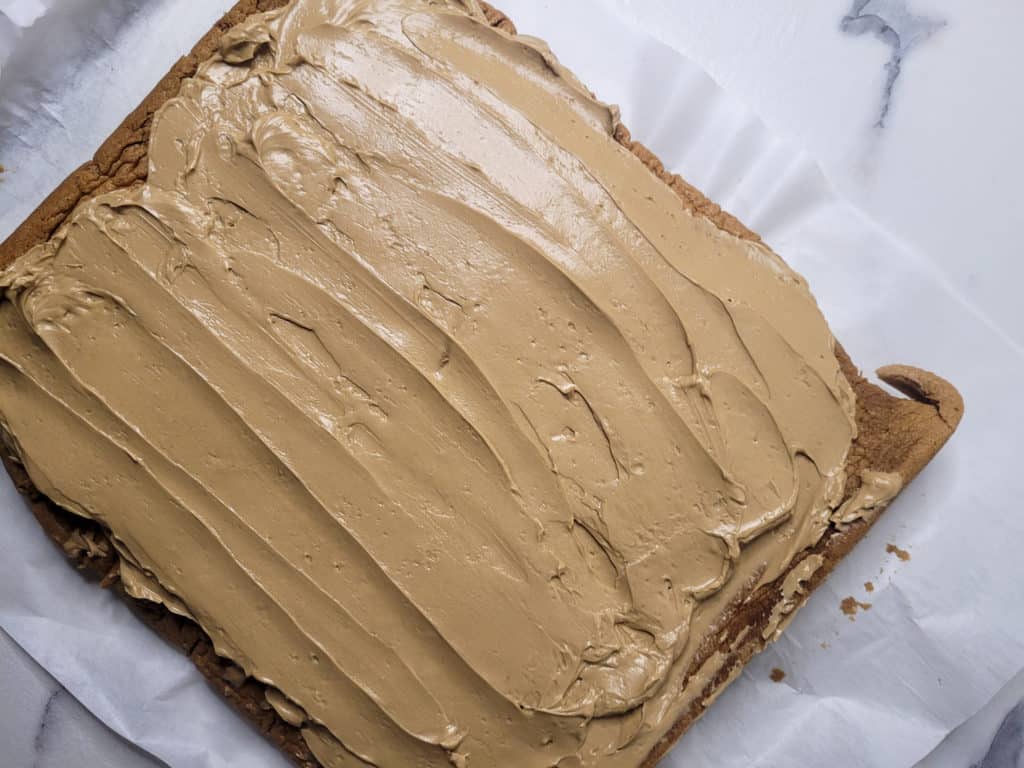 Sponge cake with frosting