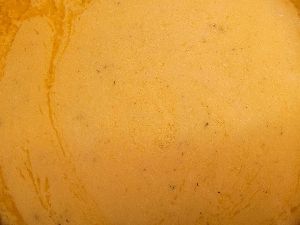 Texture of chicken thigh gravy