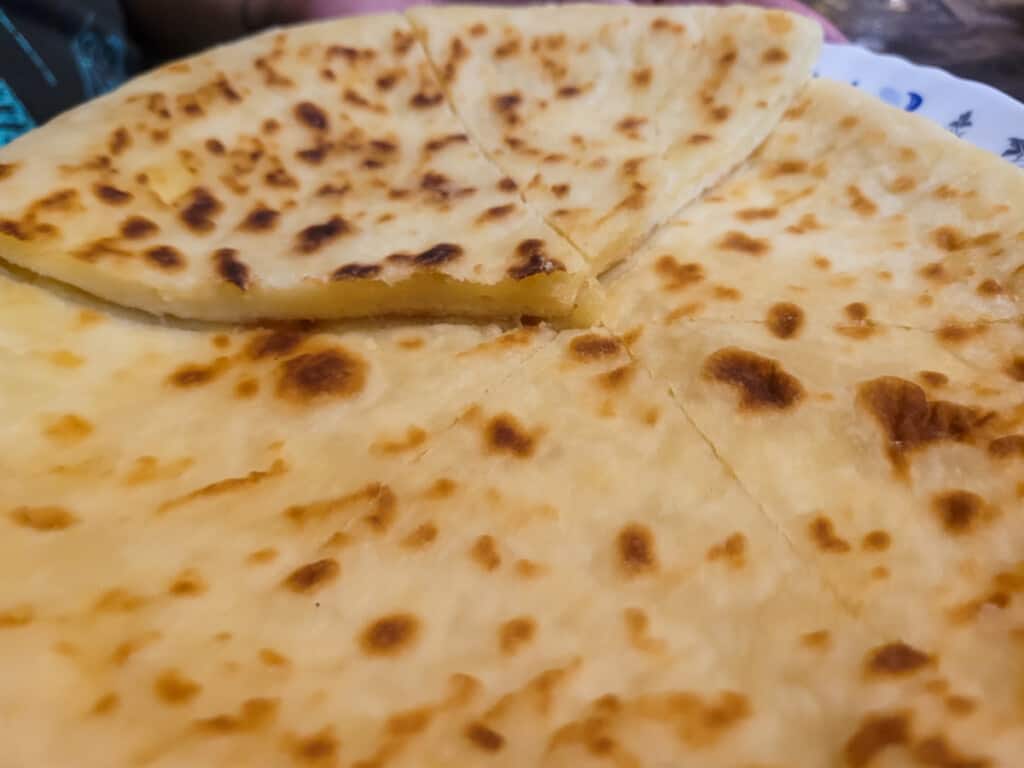 Cheese-stuffed Georgian bread, Imeretian khachapuri