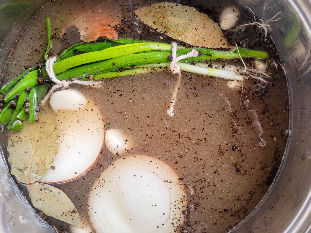Seasonings for suyuk or bossam in water