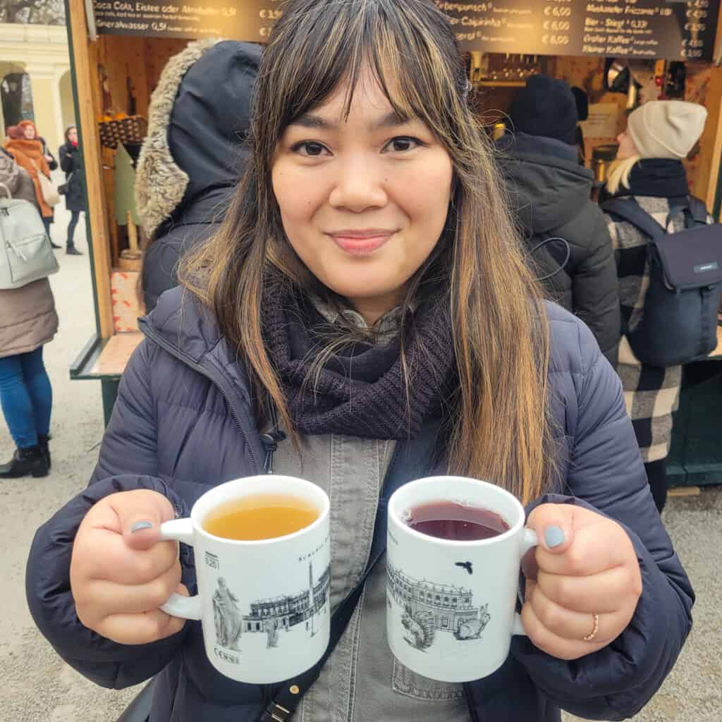 Holding gluhwein