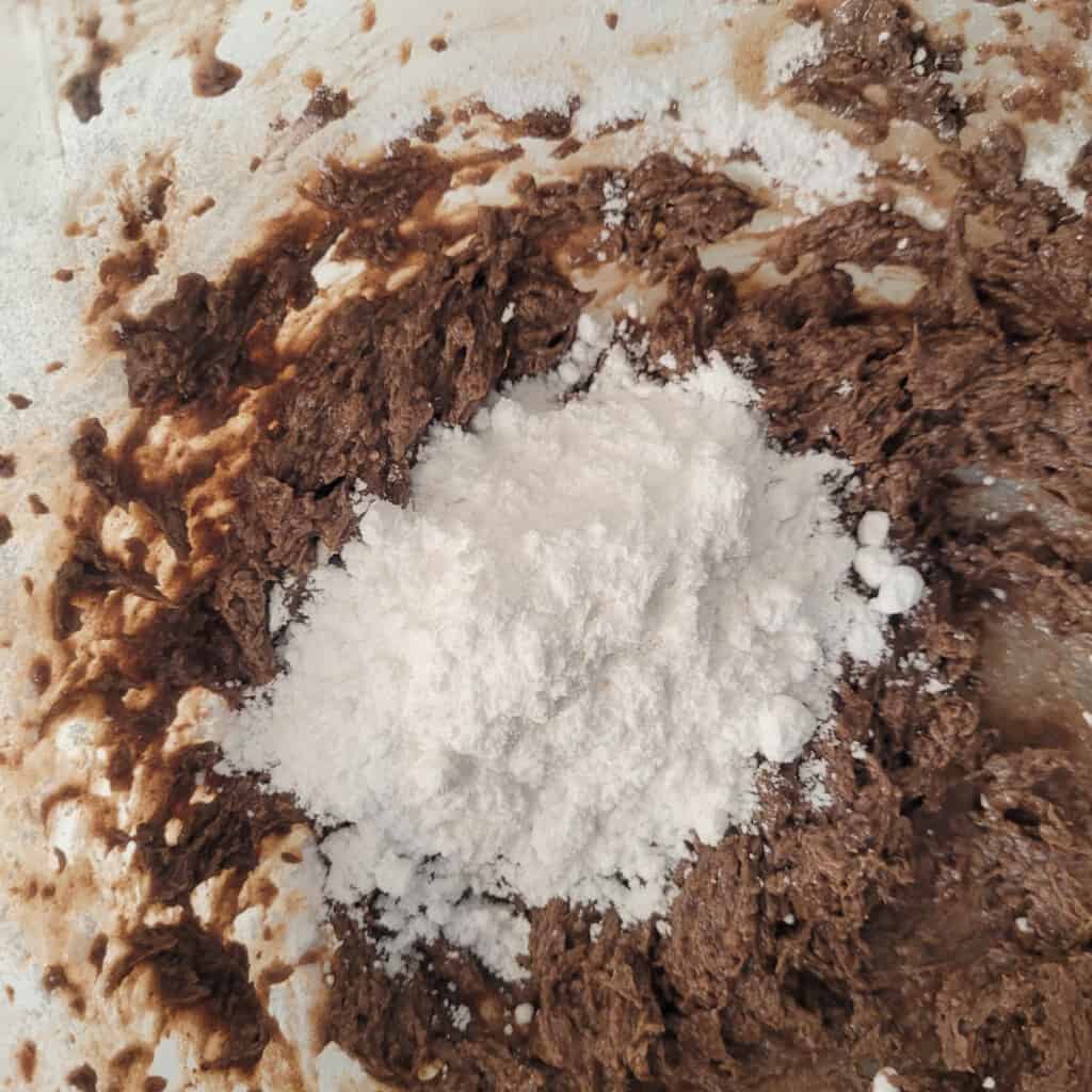 Powdered sugar in whipped buttermilk icing
