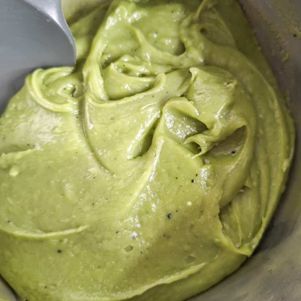 Cooked matcha espasol